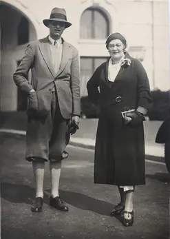 Dynevor Rhys et Marjorie Howard, la journaliste avec qui il a travaillé